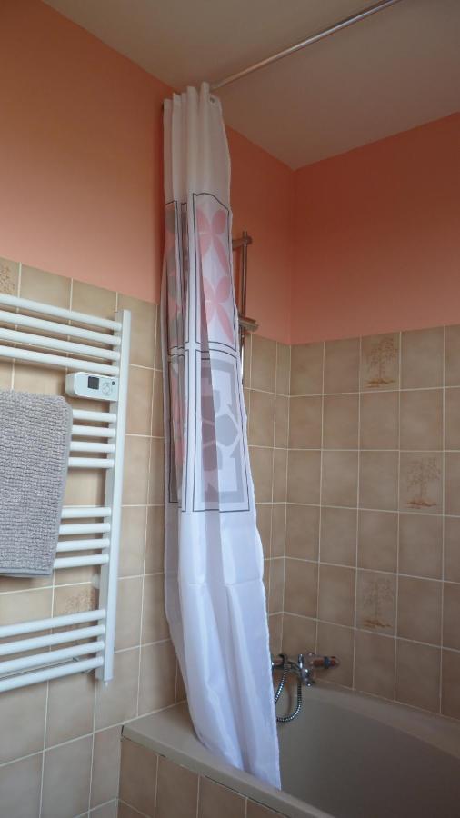 Maison De Vacances Pour 6 Personnes Avec Piscine Lainsecq Buitenkant foto