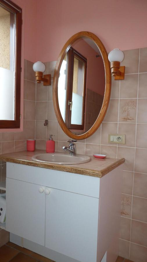Maison De Vacances Pour 6 Personnes Avec Piscine Lainsecq Buitenkant foto