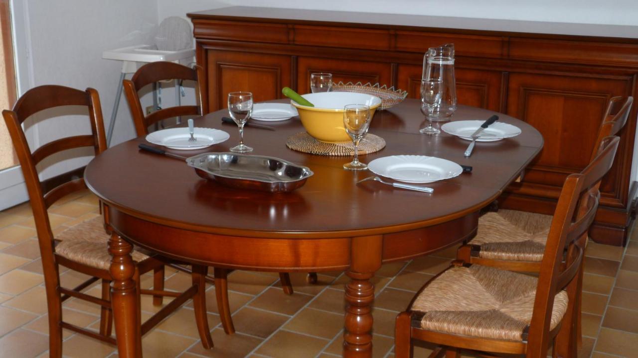 Maison De Vacances Pour 6 Personnes Avec Piscine Lainsecq Buitenkant foto