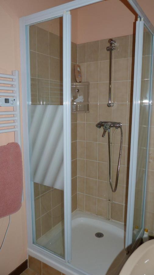 Maison De Vacances Pour 6 Personnes Avec Piscine Lainsecq Buitenkant foto