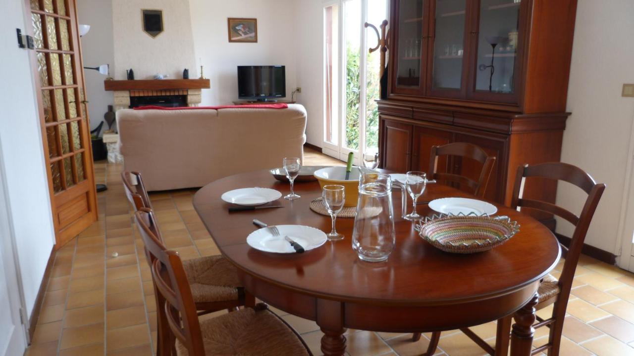 Maison De Vacances Pour 6 Personnes Avec Piscine Lainsecq Buitenkant foto